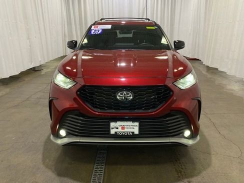 Certified 2023 Toyota Highlander XSE image 9