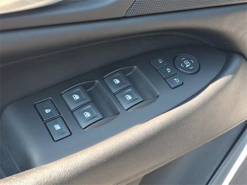 Used 2015 Cadillac Escalade Luxury image 14