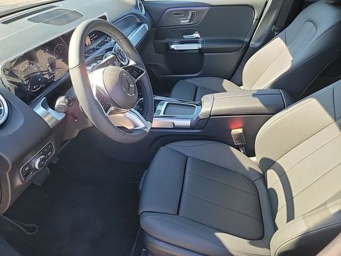 Certified 2025 Mercedes-Benz GLB 250 4MATIC image 7