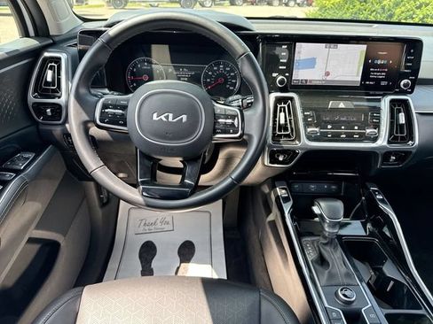 Used 2022 Kia Sorento SX FWD image 14