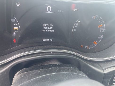 Used 2020 Jeep Grand Cherokee Altitude AWD/4WD image 4
