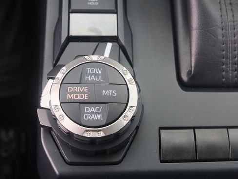 Used 2025 Toyota Tacoma TRD Off-Road AWD/4WD image 18