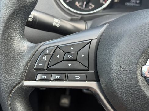 Used 2017 Nissan Rogue S AWD/4WD image 21