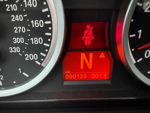 Used 2009 BMW M3 Convertible 2D image 39