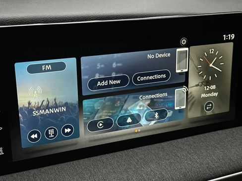 Certified 2025 Nissan Kicks SV image 21