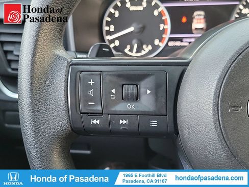 Used 2024 Nissan Rogue S FWD image 11