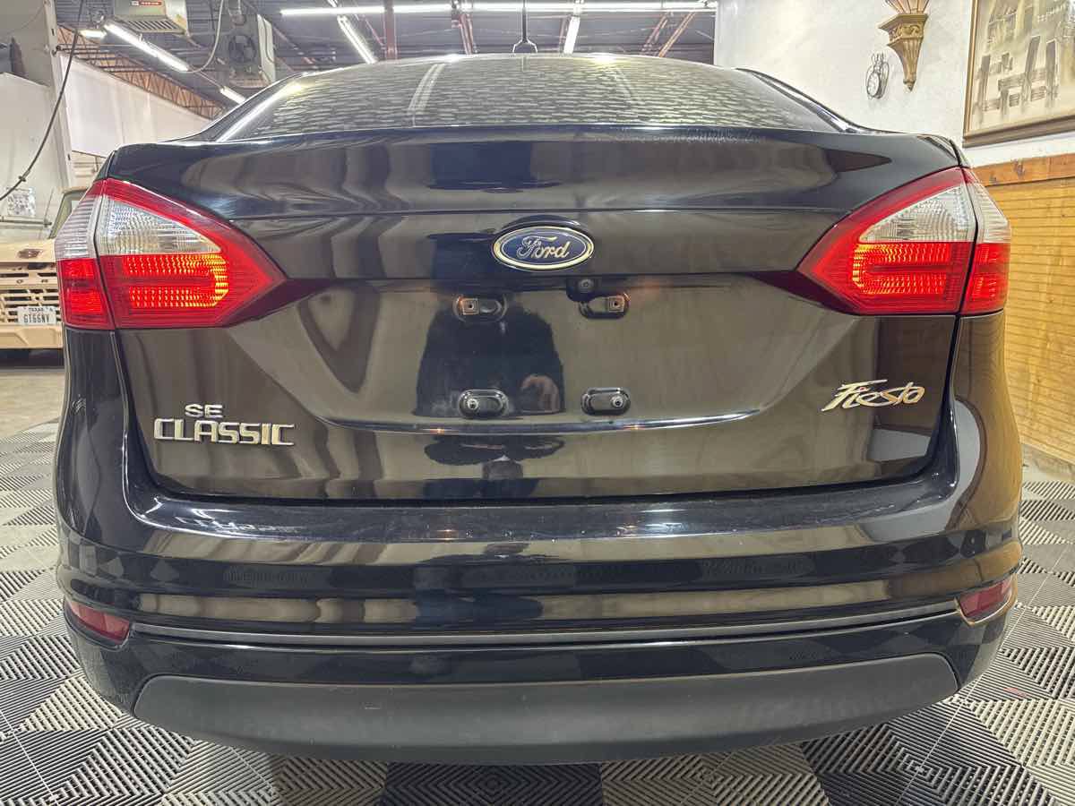 Used 2019 Ford Fiesta SE FWD image 4
