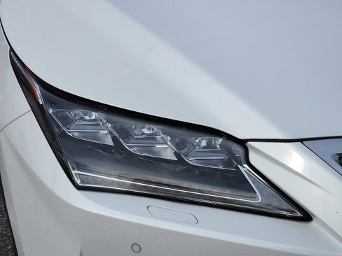 Used 2018 Lexus RX 450hL Luxury image 9