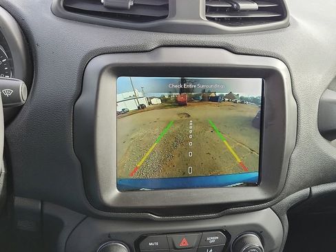 Used 2022 Jeep Renegade Latitude image 16