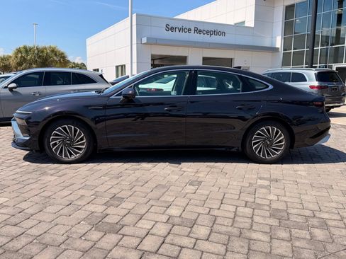 Used 2025 Hyundai Sonata Limited FWD image 12