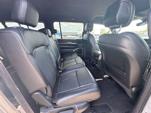 Used 2023 Jeep Wagoneer L Series II AWD/4WD image 24