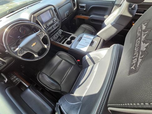 Used 2018 Chevrolet Silverado 1500 High Country image 9