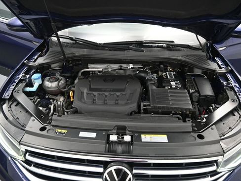 Used 2022 Volkswagen Tiguan SE image 15