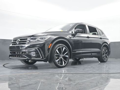 Used 2022 Volkswagen Tiguan SEL R-Line image 65