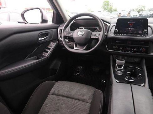 Used 2025 Nissan Rogue SV AWD/4WD image 22