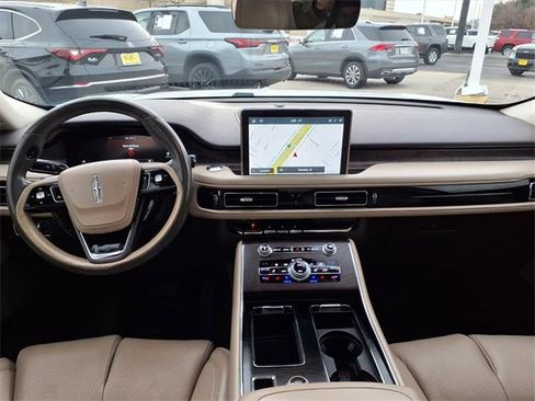Used 2020 Lincoln Aviator Reserve w/ Equipment Group 201A image 4