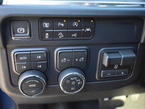 New 2026 Chevrolet Suburban High Country image 30