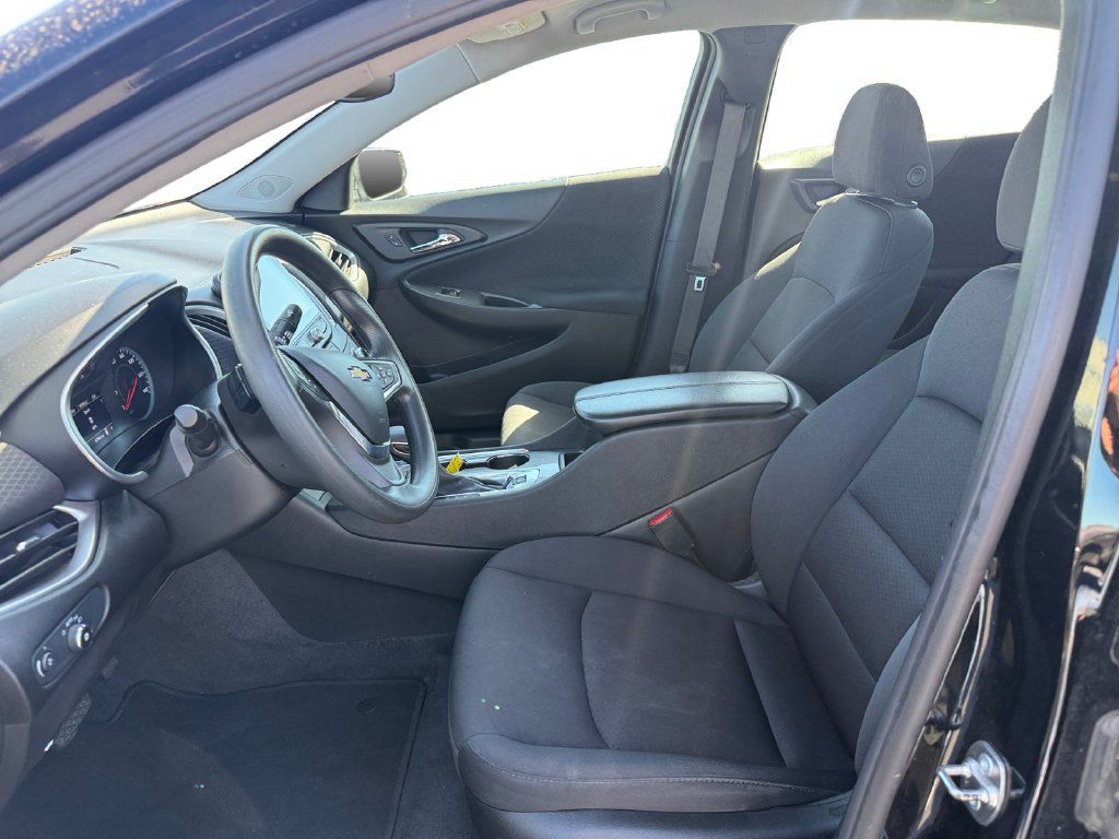 Used 2024 Chevrolet Malibu LT FWD image 18