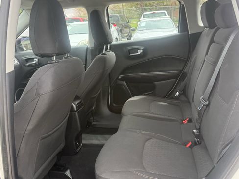 Used 2017 Jeep Compass Sport FWD image 10