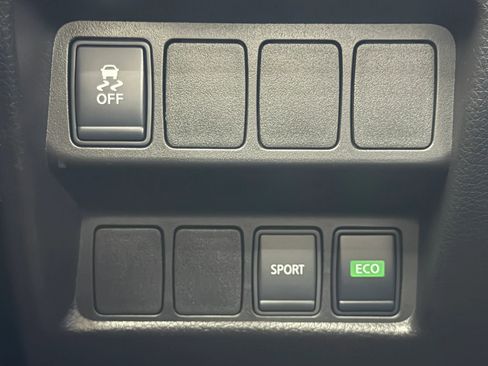 Used 2017 Nissan Rogue S image 22