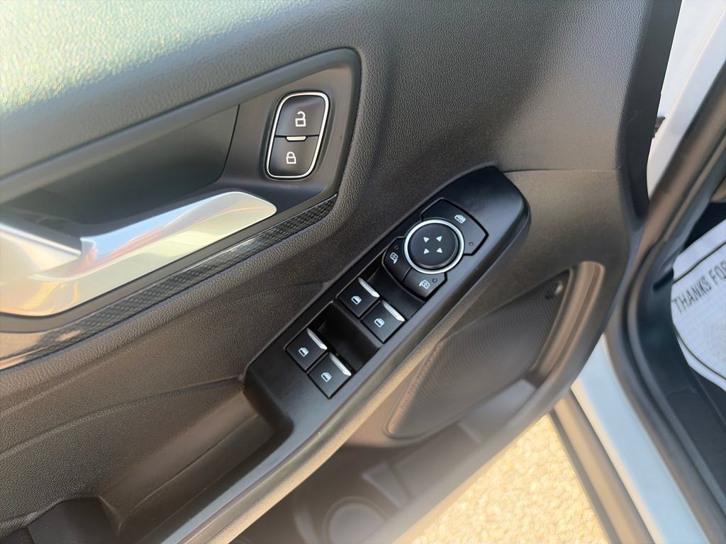 Used 2025 Ford Escape ST-Line Select AWD/4WD image 12