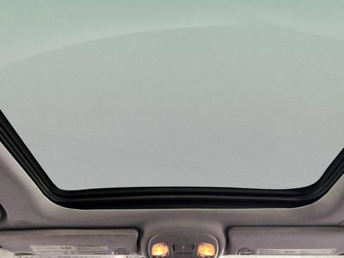 Used 2018 Jeep Compass Limited w/ Navigation Group image 12