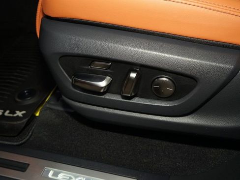 Used 2026 Lexus LX 700h Ultra Luxury image 34