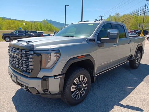 New 2026 GMC Sierra 2500 Denali Ultimate AWD/4WD image 3