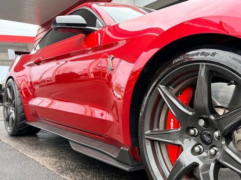Used 2021 Ford Mustang Shelby GT500 w/ Carbon Fiber Track Pack image 16