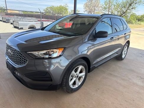 Used 2023 Ford Edge SE AWD/4WD image 3