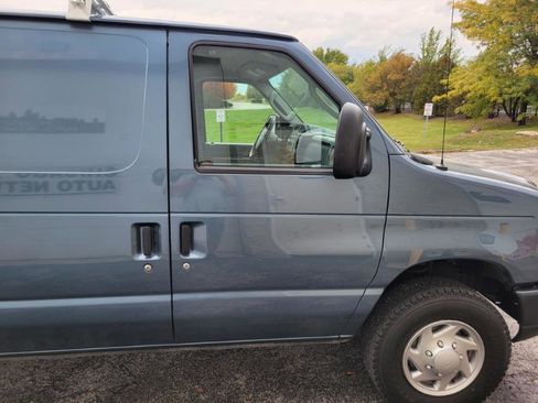 Used 2014 Ford E-350 and Econoline 350 Super Duty w/ Insulation Package image 31