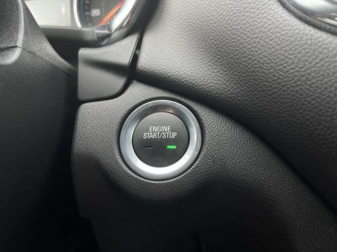 Used 2024 Chevrolet Equinox LT FWD image 17