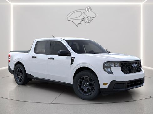New 2026 Ford Maverick XLT w/ Equipment Group 301A AWD/4WD image 7