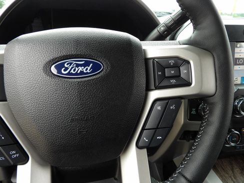 Used 2019 Ford F250 Lariat w/ Lariat Ultimate Package image 31