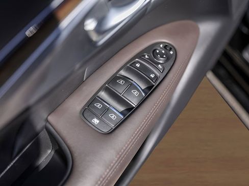 Used 2016 INFINITI Q70 L 3.7 w/ Deluxe Touring Package image 25