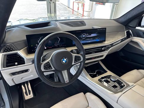 Used 2024 BMW X7 xDrive40i w/ M Sport Package AWD/4WD image 18
