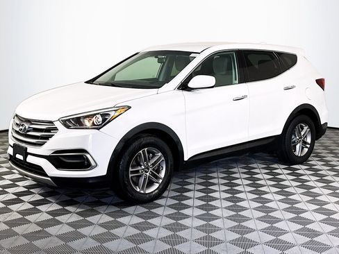 Used 2017 Hyundai Santa Fe Sport image 4