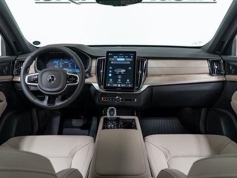 New 2026 Volvo XC90 T8 Plus w/ Protection Package Premier AWD/4WD image 15