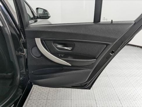 Used 2016 BMW 320i xDrive Sedan image 21