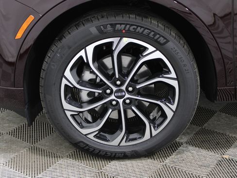 Used 2025 Lincoln Nautilus Reserve AWD/4WD image 31