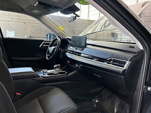 Used 2025 Mitsubishi Outlander ES image 27