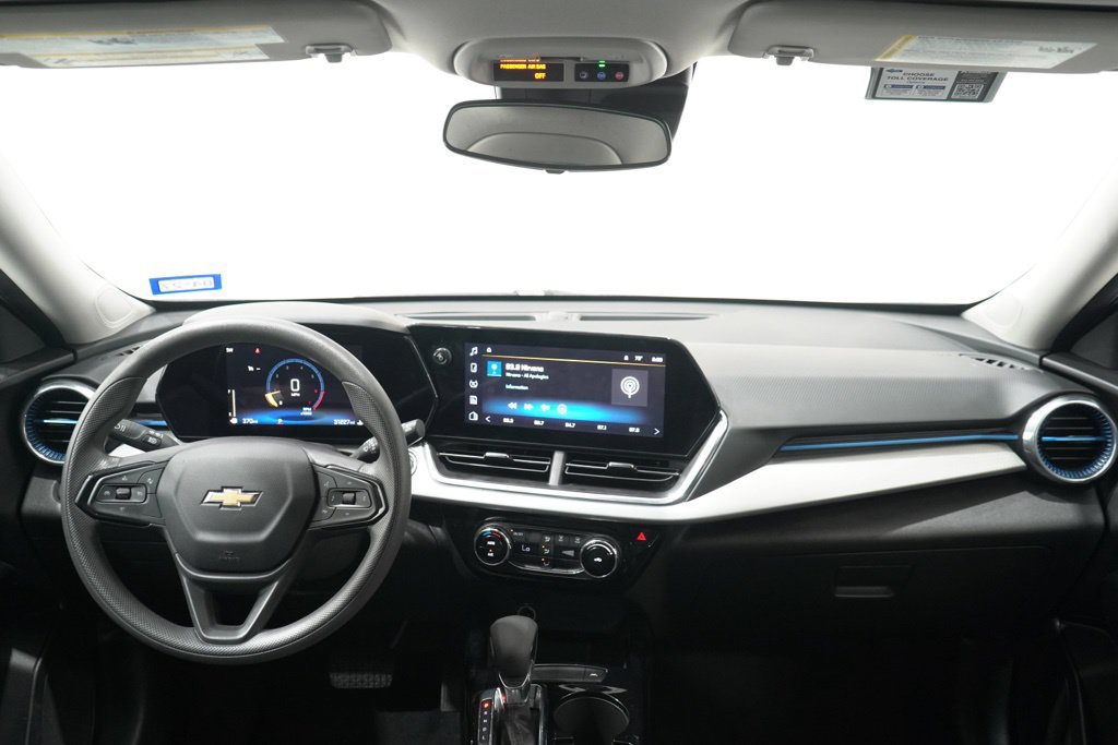 Used 2025 Chevrolet Trax LT FWD image 14