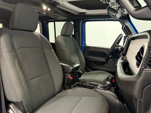 Used 2024 Jeep Wrangler Unlimited AWD/4WD image 19