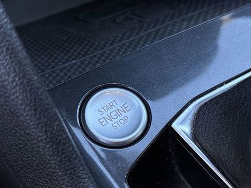 Used 2022 Volkswagen Tiguan SE R-Line image 17