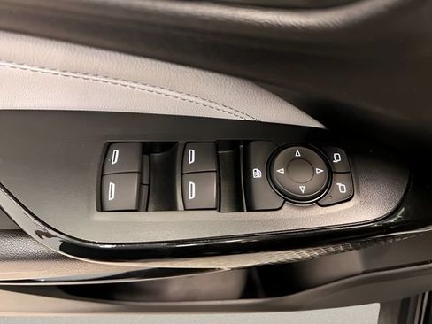 Used 2025 Chevrolet Trax LT FWD image 13