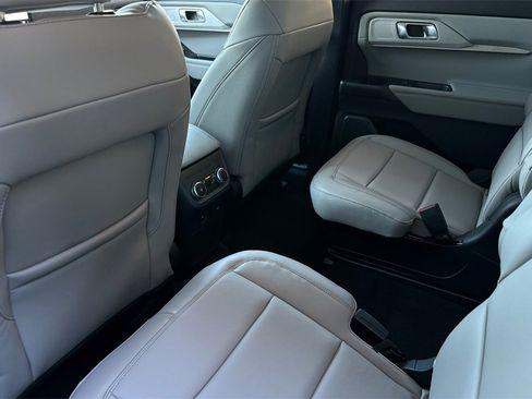 New 2026 Ford Explorer Active w/ Active Comfort Package image 9