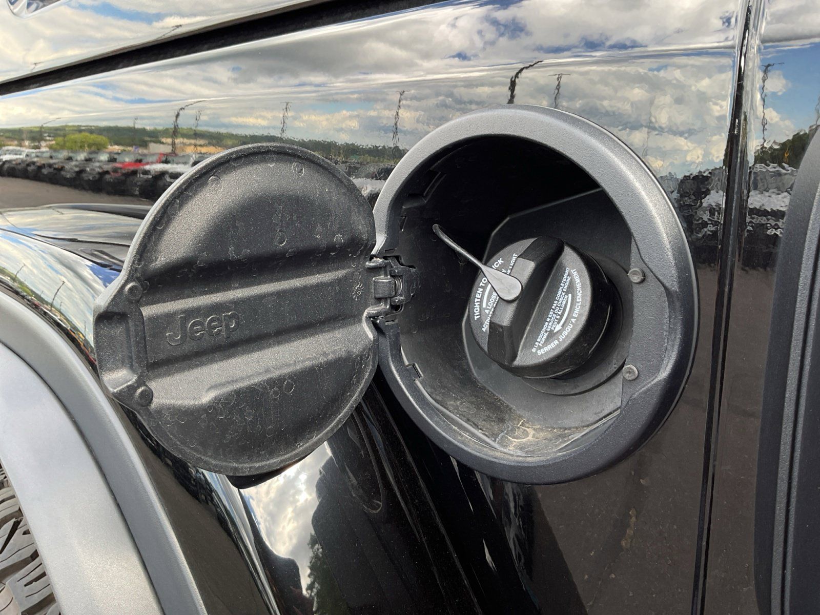 Used 2024 Jeep Wrangler Unlimited Rubicon AWD/4WD image 25