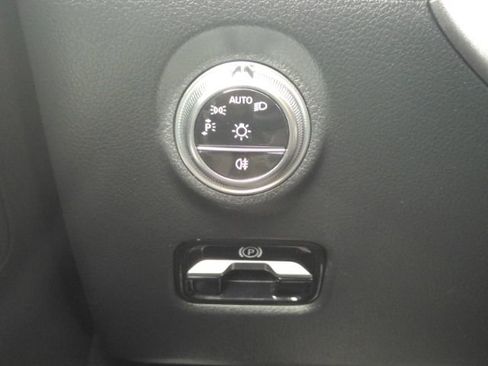 Used 2022 Mercedes-Benz C 300 Sedan image 35