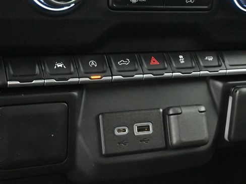 Used 2023 Chevrolet Silverado 1500 Custom image 24