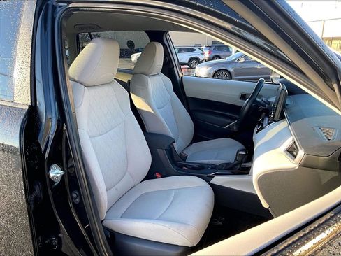 Used 2022 Toyota Corolla Cross LE FWD image 11